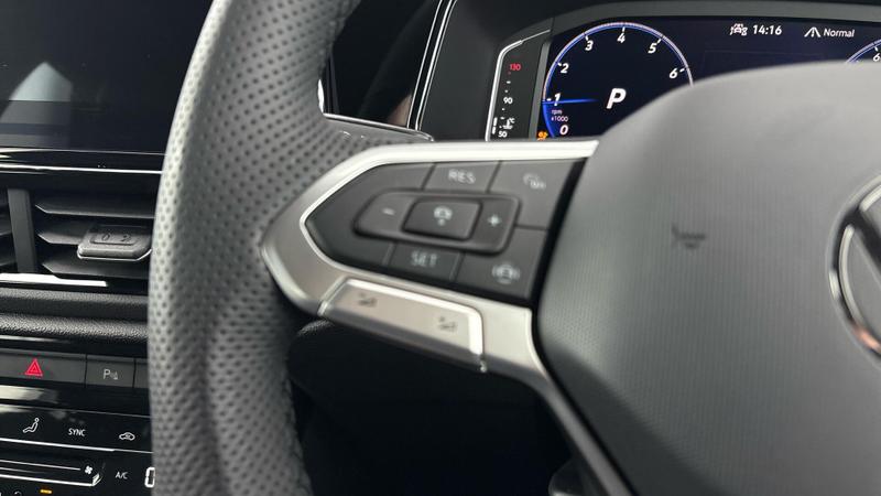 Used Volkswagen T-Roc for sale - 77447450: Photo 24