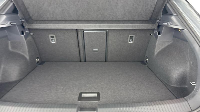 Used Volkswagen T-Roc for sale - 77447450: Photo 28