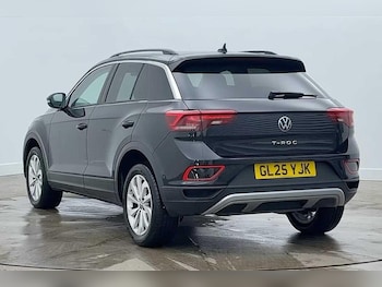 Used Volkswagen T-Roc 2025 for sale - 77881217: Photo