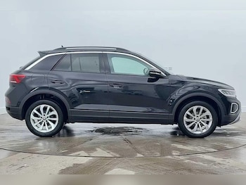 Used Volkswagen T-Roc 2025 for sale - 77881217: Photo