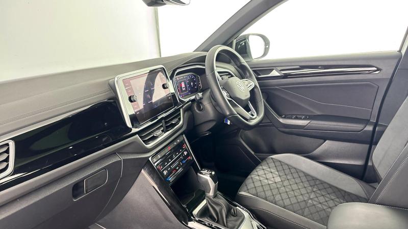 Used Volkswagen T-Roc 2022 for sale - 77001463: Photo 2