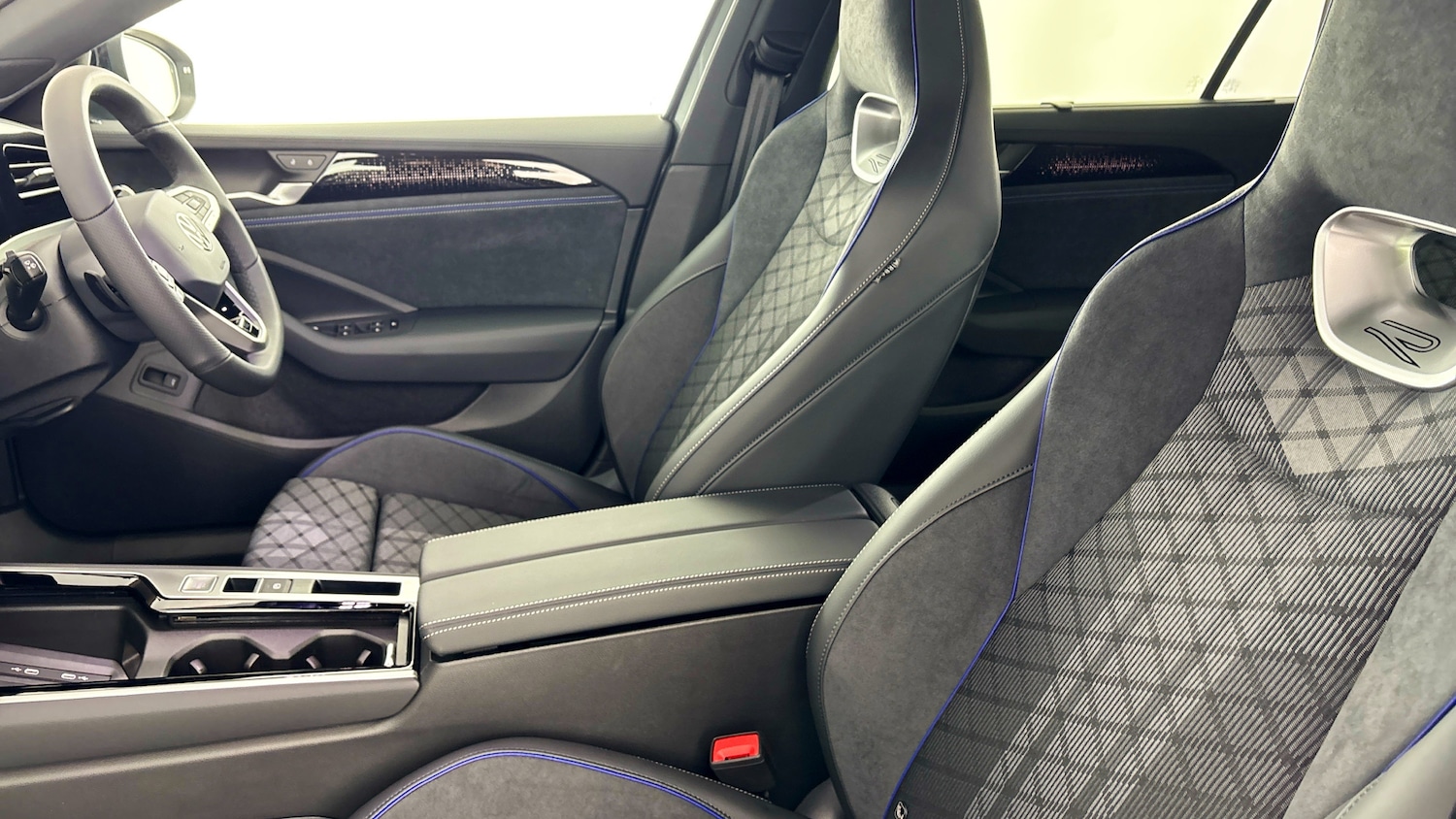 Used Volkswagen Passat 2025 for sale - 77781946: Photo 41