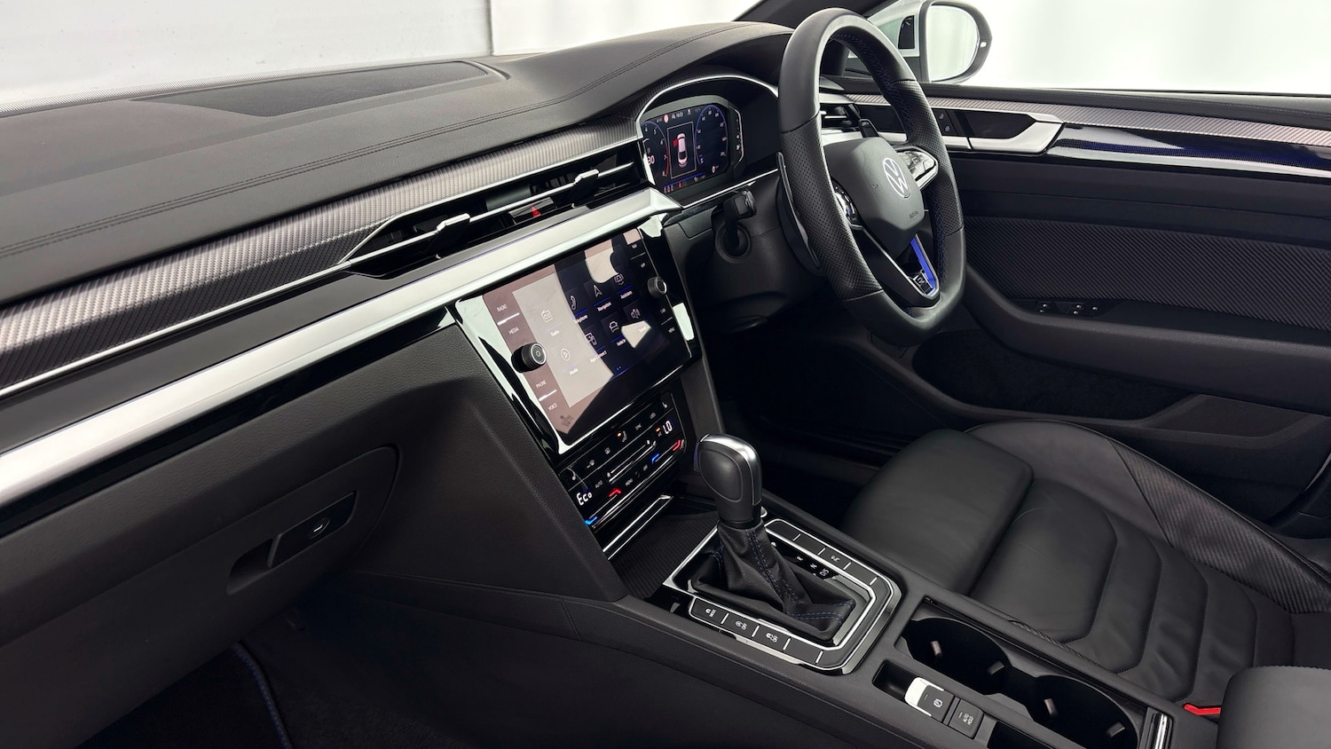 Used Volkswagen Arteon 2025 for sale - 77515661: Photo 2