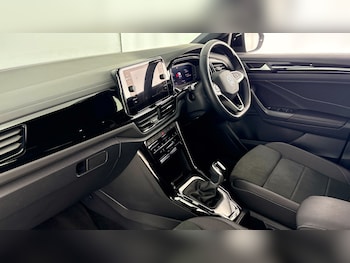Used Volkswagen T-Roc 2023 for sale - 79125013: Photo