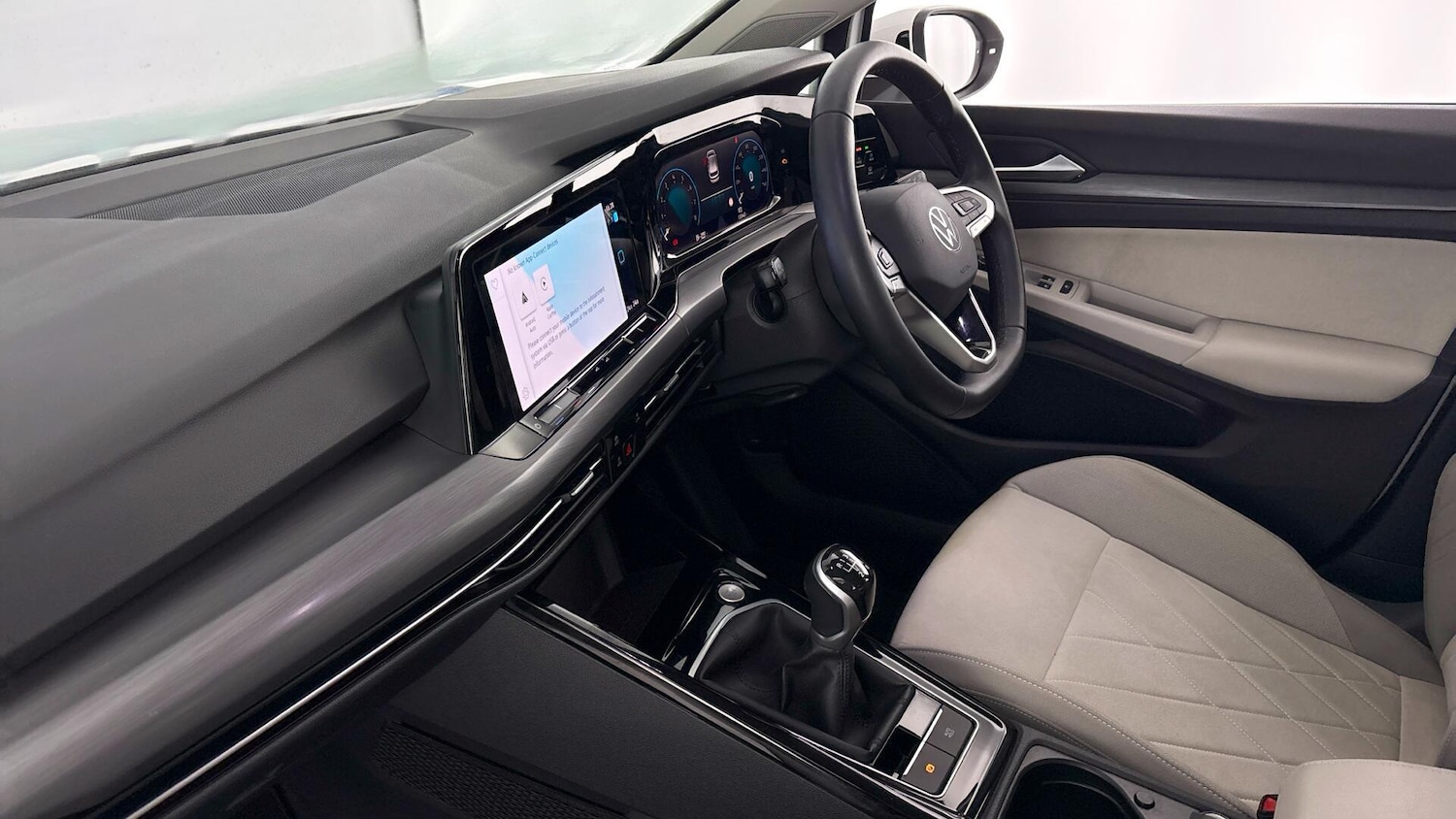 Used Volkswagen Golf 2023 for sale - 77602208: Photo 2