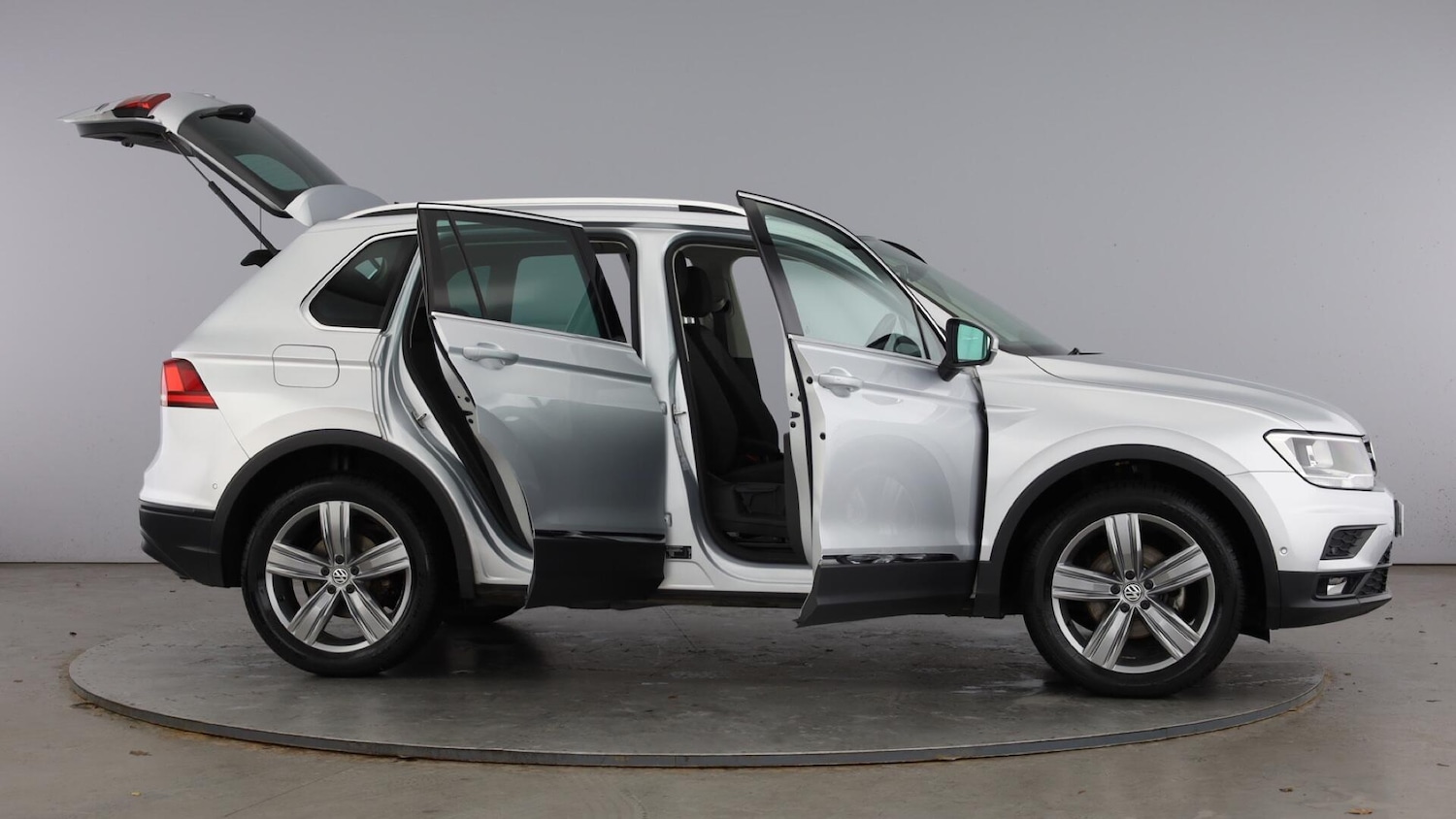 Used Volkswagen Tiguan 2019 for sale - 77776577: Photo 10