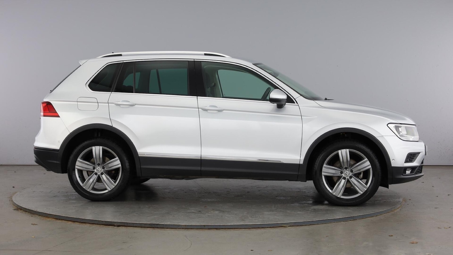 Used Volkswagen Tiguan 2019 for sale - 77776577: Photo 4