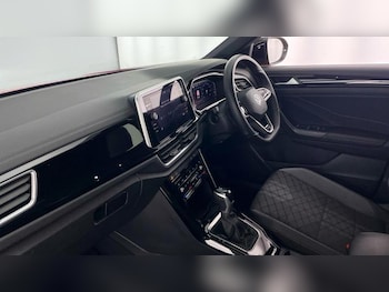 Used Volkswagen T-Roc 2023 for sale - 76394202: Photo