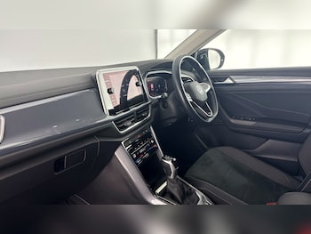 Used Volkswagen T-Roc 2023 for sale - 78873664: Photo