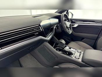 Used Volkswagen Touareg 2025 for sale - 75849156: Photo