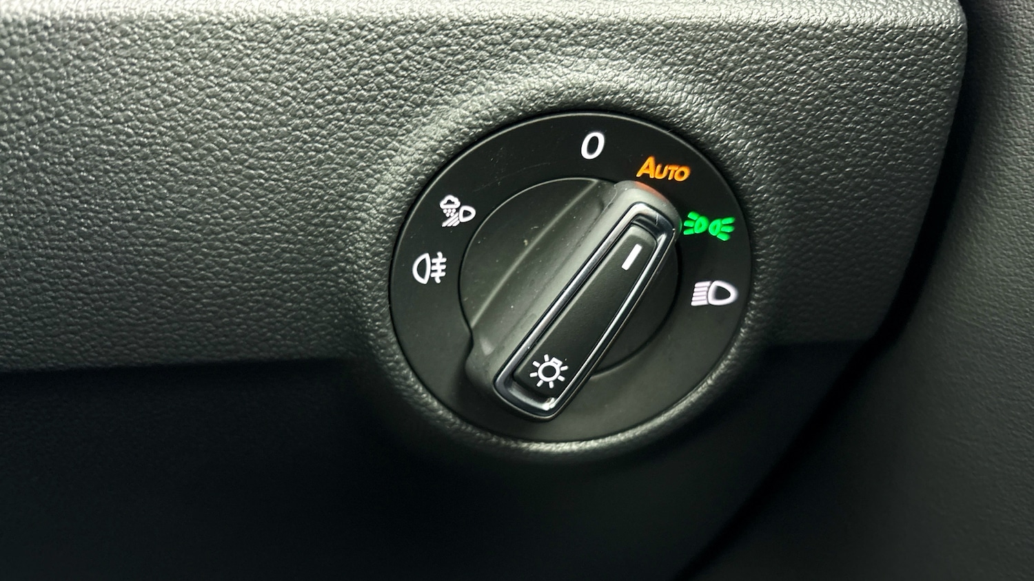 Used Volkswagen T-Roc 2025 for sale - 77639410: Photo 21