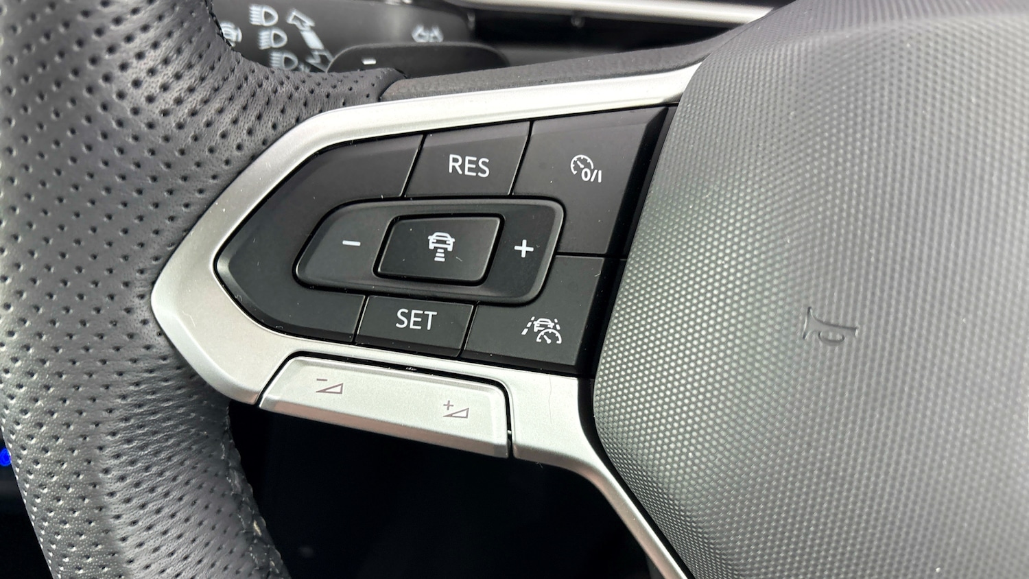 Used Volkswagen T-Roc 2025 for sale - 77639410: Photo 24