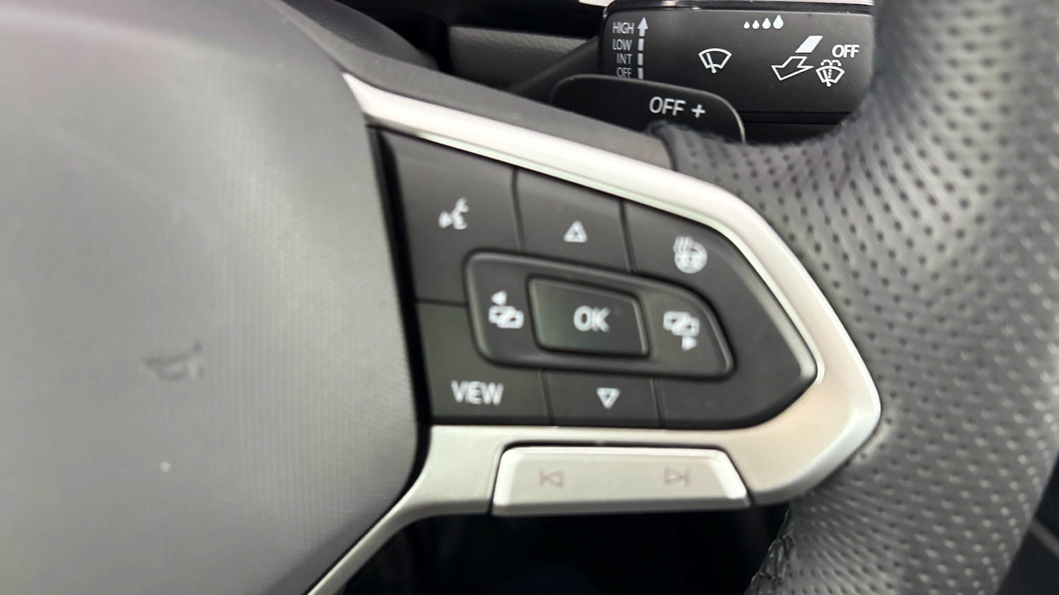 Used Volkswagen T-Roc 2025 for sale - 77639410: Photo 25