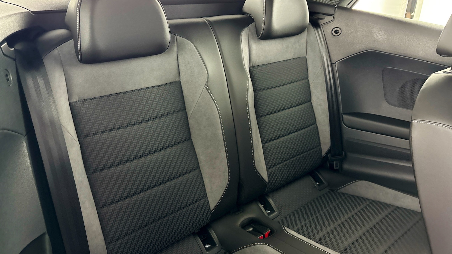 Used Volkswagen T-Roc 2025 for sale - 77639410: Photo 28