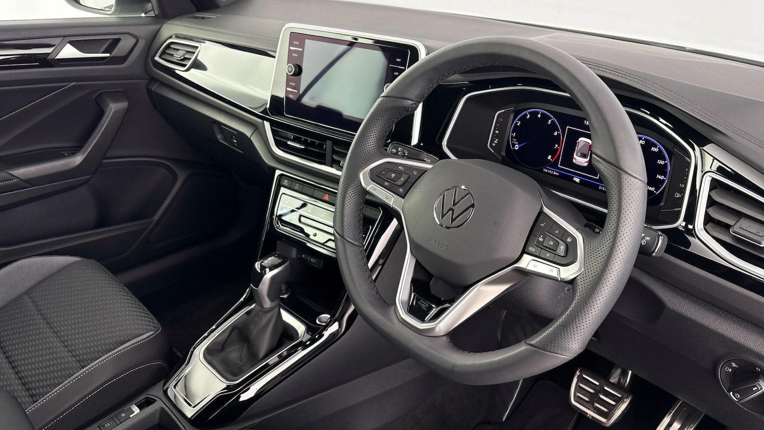 Used Volkswagen T-Roc 2025 for sale - 77639410: Photo 6