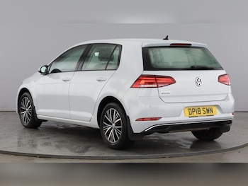 Used Volkswagen Golf 2018 for sale - 76394196: Photo