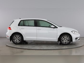 Used Volkswagen Golf 2018 for sale - 76394196: Photo