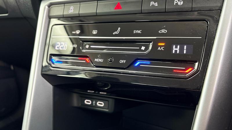 Used Volkswagen T-Roc 2023 for sale - 77326860: Photo 25