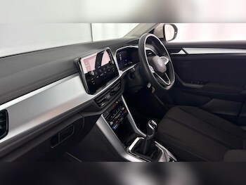 Used Volkswagen T-Roc 2023 for sale - 77326860: Photo