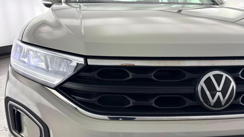 Used Volkswagen T-Roc 2023 for sale - 77326860: Photo 35