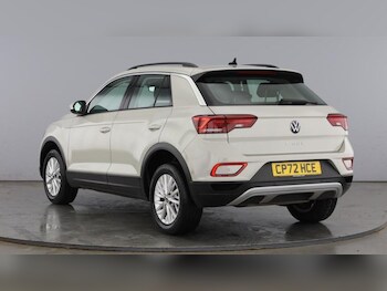 Used Volkswagen T-Roc 2023 for sale - 77326860: Photo