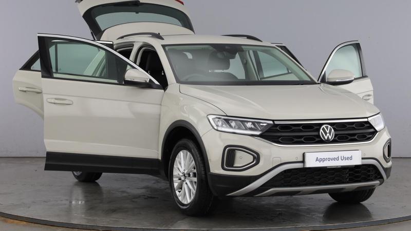 Used Volkswagen T-Roc 2023 for sale - 77326860: Photo 9