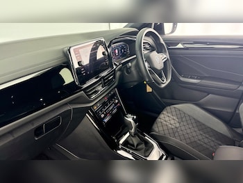 Used Volkswagen T-Roc 2023 for sale - 78724650: Photo