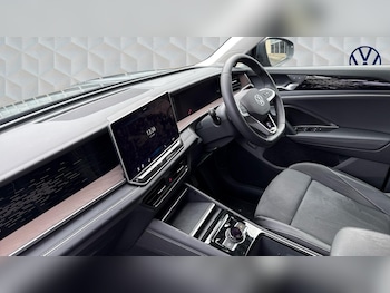 Used Volkswagen Touran 2025 for sale - 77602652: Photo