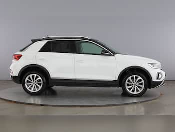 Used Volkswagen T-Roc 2023 for sale - 79732335: Photo