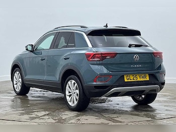 Used Volkswagen T-Roc 2025 for sale - 77881220: Photo