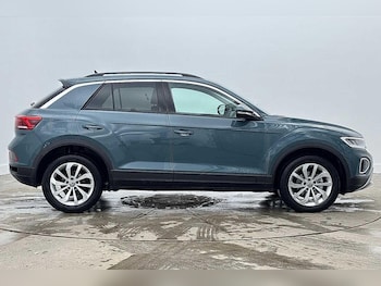 Used Volkswagen T-Roc 2025 for sale - 77881220: Photo