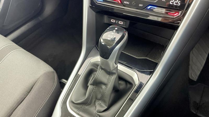 Used Volkswagen T-Roc 2024 for sale - 75717866: Photo 12