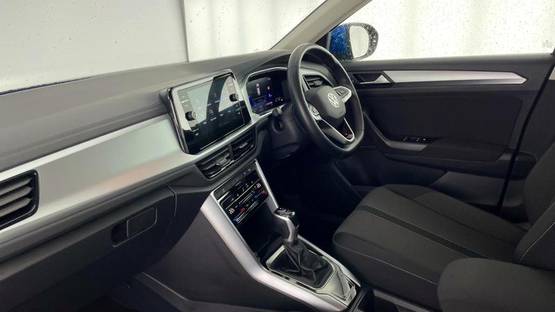 Used Volkswagen T-Roc 2024 for sale - 75717866: Photo 2
