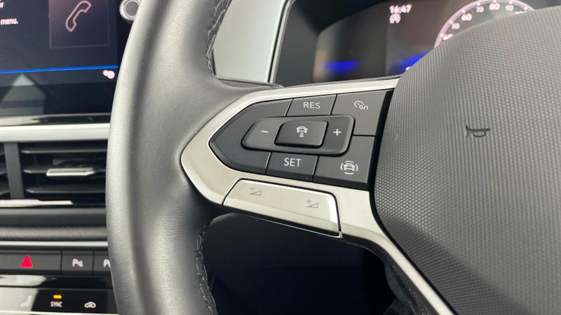 Used Volkswagen T-Roc 2024 for sale - 75717866: Photo 25