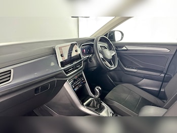 Used Volkswagen T-Roc 2023 for sale - 78467980: Photo