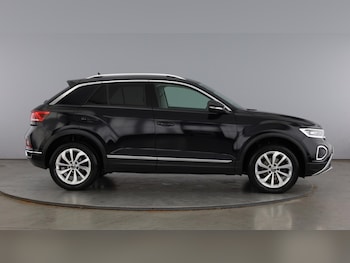 Used Volkswagen T-Roc 2023 for sale - 78467980: Photo