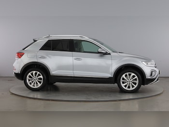 Used Volkswagen T-Roc 2025 for sale - 78698782: Photo