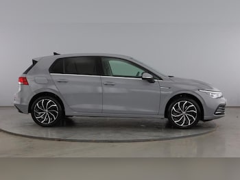 Used Volkswagen Golf 2023 for sale - 76734738: Photo