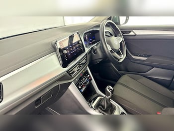 Used Volkswagen T-Roc 2023 for sale - 77363519: Photo