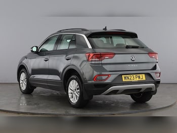 Used Volkswagen T-Roc 2023 for sale - 77363519: Photo