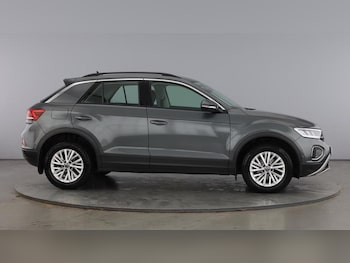 Used Volkswagen T-Roc 2023 for sale - 77363519: Photo