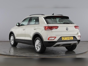Used Volkswagen T-Roc 2023 for sale - 77036741: Photo