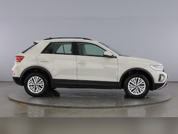 Used Volkswagen T-Roc 2023 for sale - 77036741: Photo