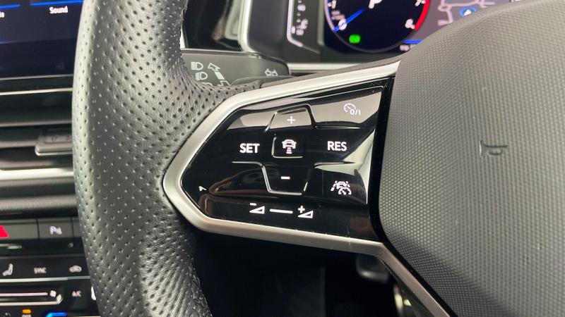 Used Volkswagen T-Roc 2022 for sale - 75995356: Photo 23