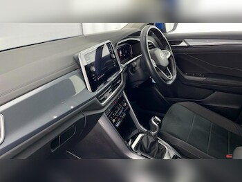 Used Volkswagen T-Roc 2022 for sale - 76421987: Photo