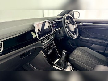 Used Volkswagen T-Roc 2022 for sale - 78968518: Photo