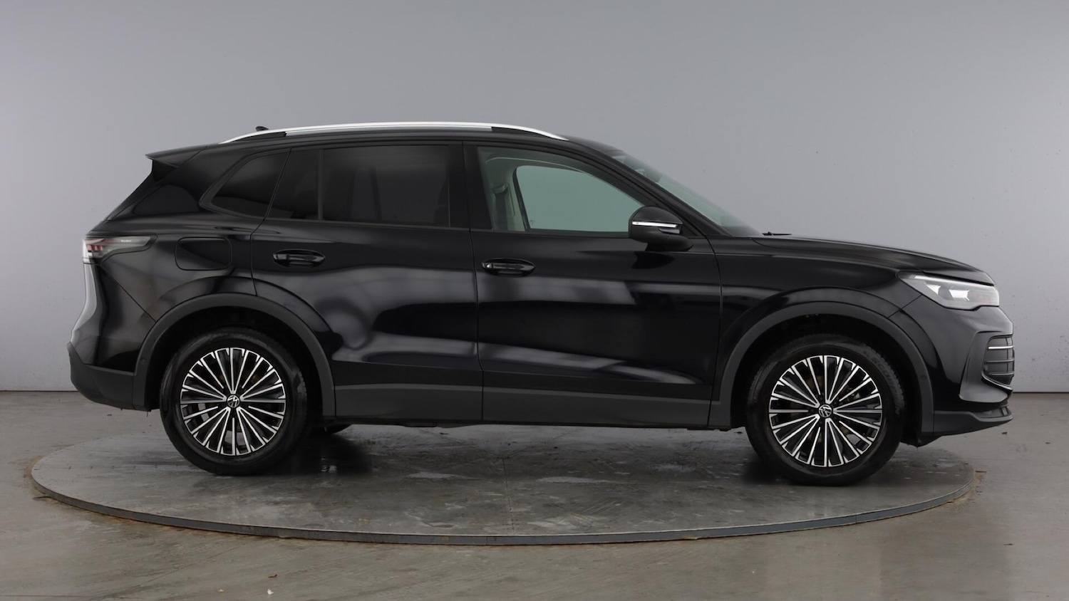 Used Volkswagen Tiguan 2024 for sale - 77602576: Photo 4