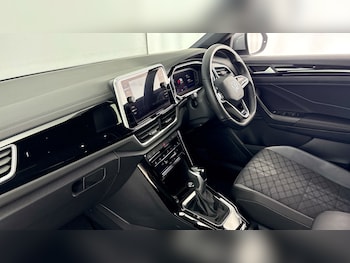Used Volkswagen T-Roc 2022 for sale - 79205926: Photo