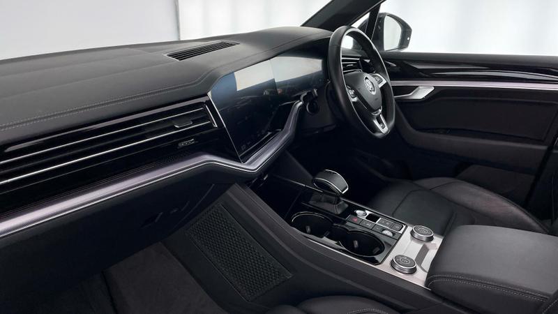 Used Volkswagen Touareg 2020 for sale - 76494516: Photo 2