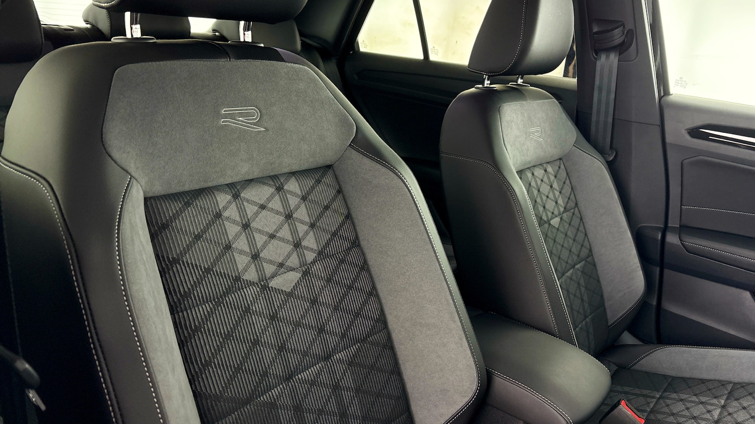 Used Volkswagen T-Roc 2025 for sale - 77639428: Photo 21